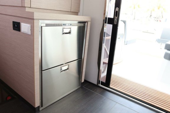 Image of Time Thief yacht #16