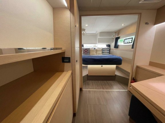 Image of Singing Winds yacht #14