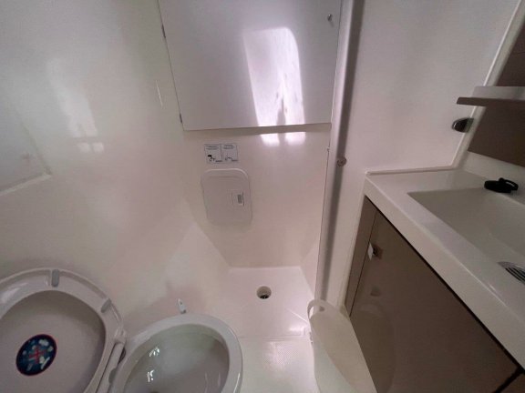 Image of Singing Winds yacht #19