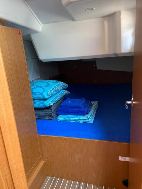 Image of La Vela yacht #7