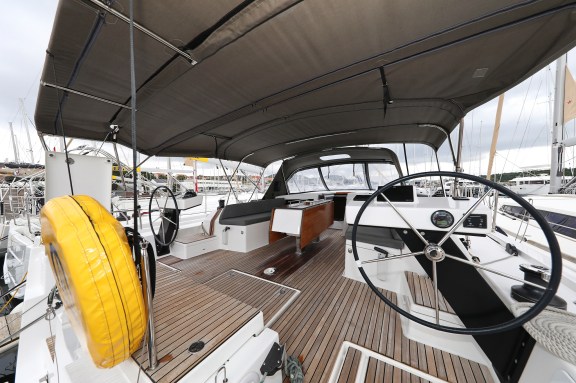 Image of Shooting Star yacht #6