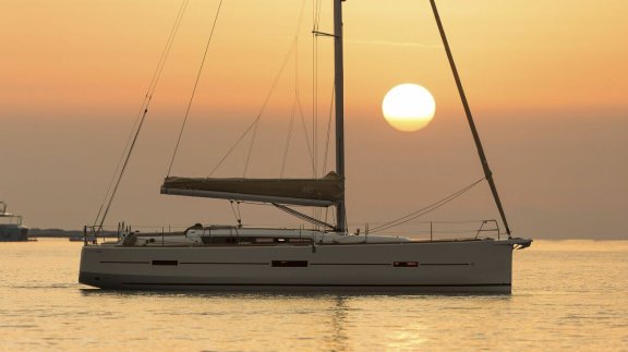 Image of Harvey yacht #7