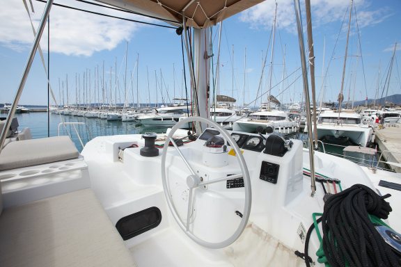 Image of Meme yacht #3