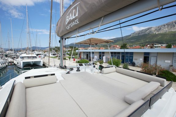 Image of Meme yacht #5