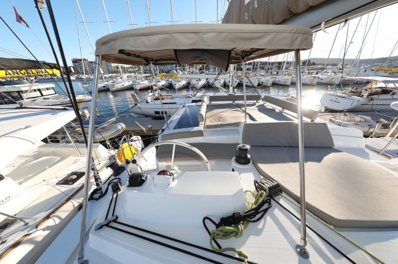 Image of Hubble yacht #7