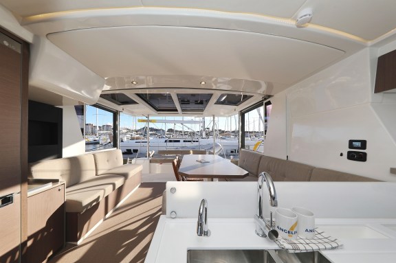 Image of Hubble yacht #16