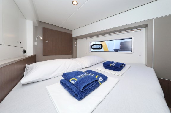 Image of Hubble yacht #25