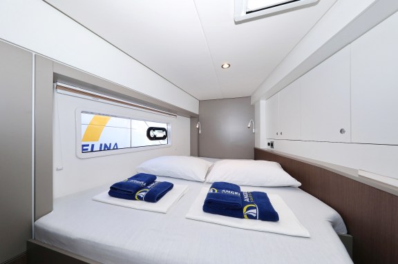 Image of Hubble yacht #27