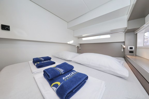 Image of Hubble yacht #29