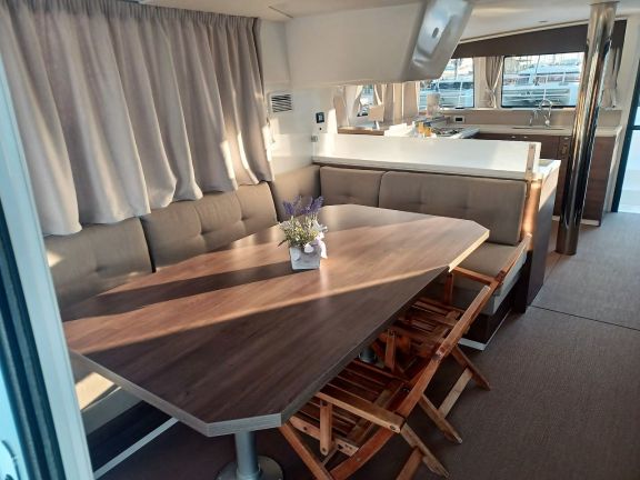 Image of James Webb yacht #8