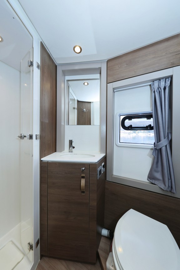 Image of James Webb yacht #30