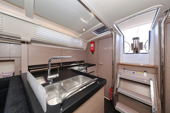 Image of Smiley yacht #11