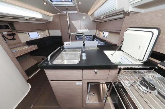 Image of Smiley yacht #12