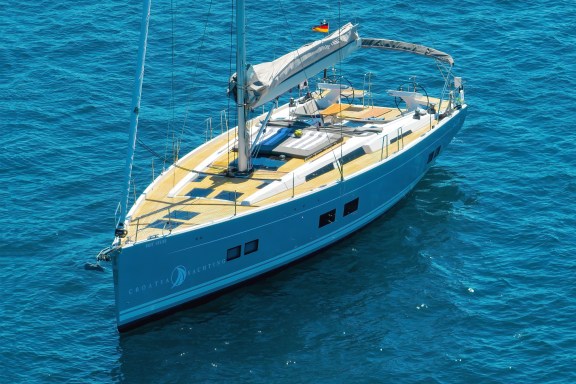 Image of Hot Stuff yacht #6