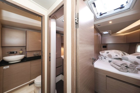 Image of Hot Stuff yacht #20