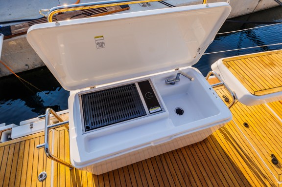 Image of Mischief yacht #12