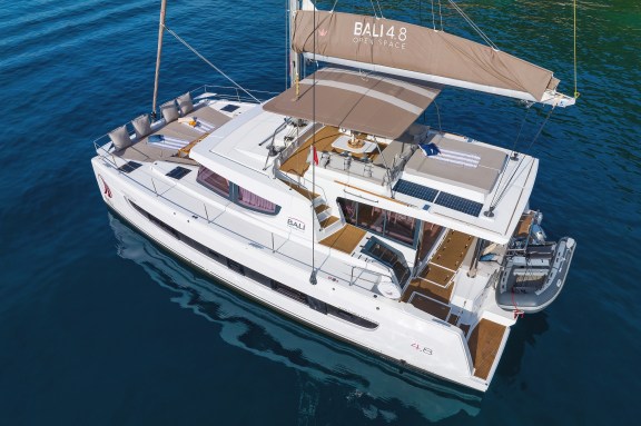 Image of La Vie Est Belle yacht #6