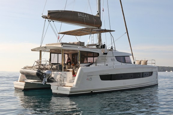 Image of La Vie Est Belle yacht #9