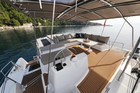 Image of La Vie Est Belle yacht #10