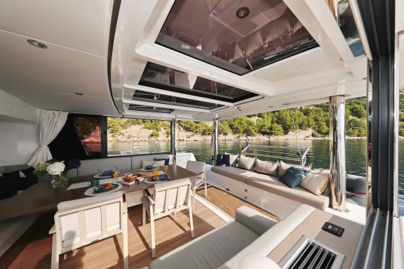 Image of La Vie Est Belle yacht #13