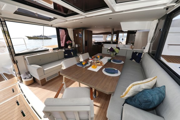 Image of La Vie Est Belle yacht #14