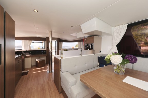 Image of La Vie Est Belle yacht #16