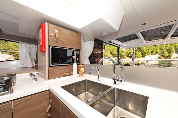 Image of La Vie Est Belle yacht #20