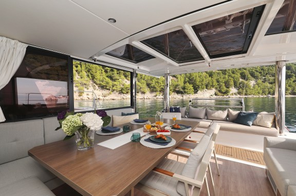 Image of La Vie Est Belle yacht #11