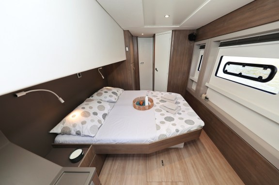 Image of La Vie Est Belle yacht #25