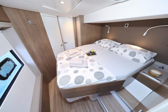 Image of La Vie Est Belle yacht #26