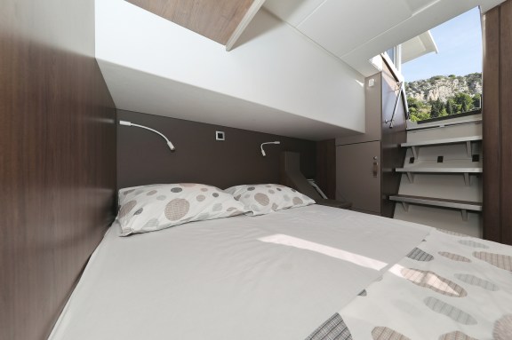 Image of La Vie Est Belle yacht #29