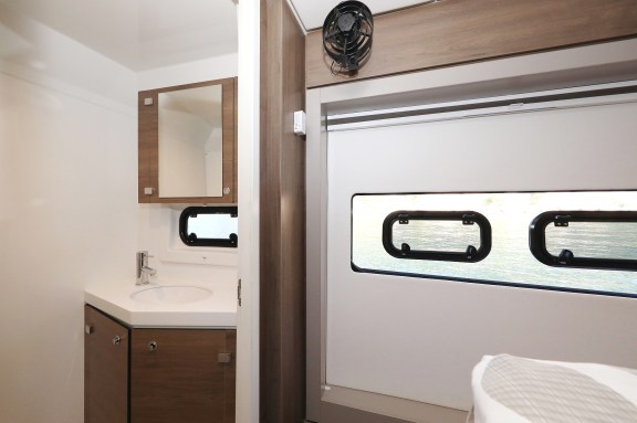 Image of La Vie Est Belle yacht #31