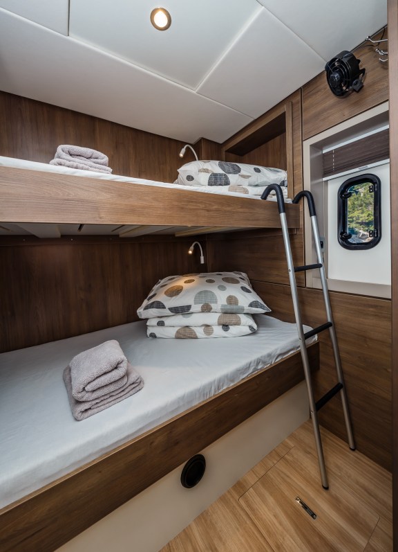 Image of Nouvelle Lune yacht #26