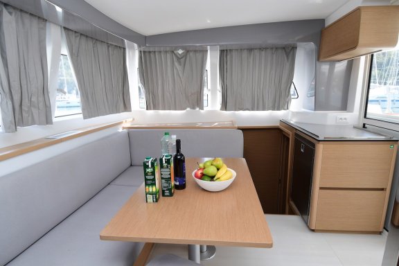 Image of Silver Kiss yacht #9