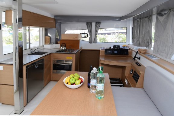 Image of Silver Kiss yacht #7