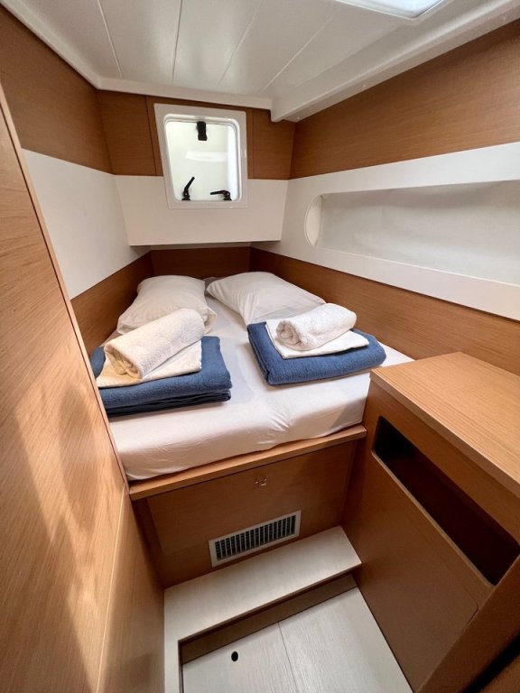 Image of Silver Kiss yacht #12