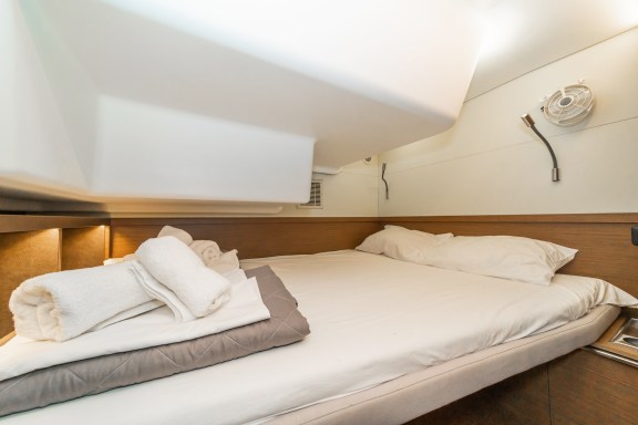 Image of Reina (ONLY SKIPPERED) yacht #8