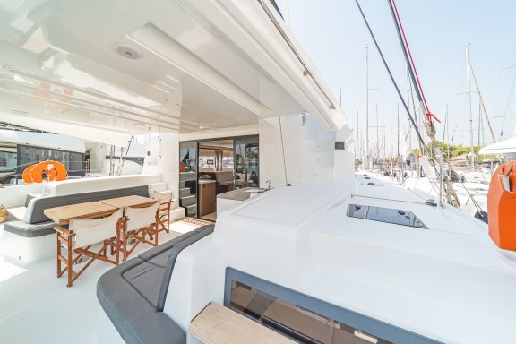 Image of Reina (ONLY SKIPPERED) yacht #15