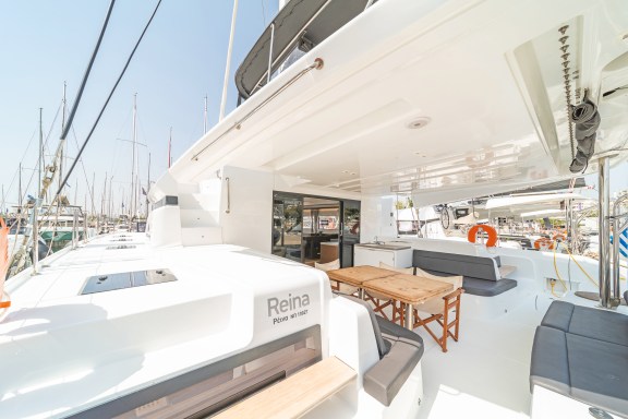 Image of Reina (ONLY SKIPPERED) yacht #16