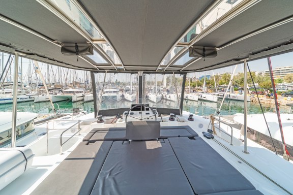 Image of Reina (ONLY SKIPPERED) yacht #18