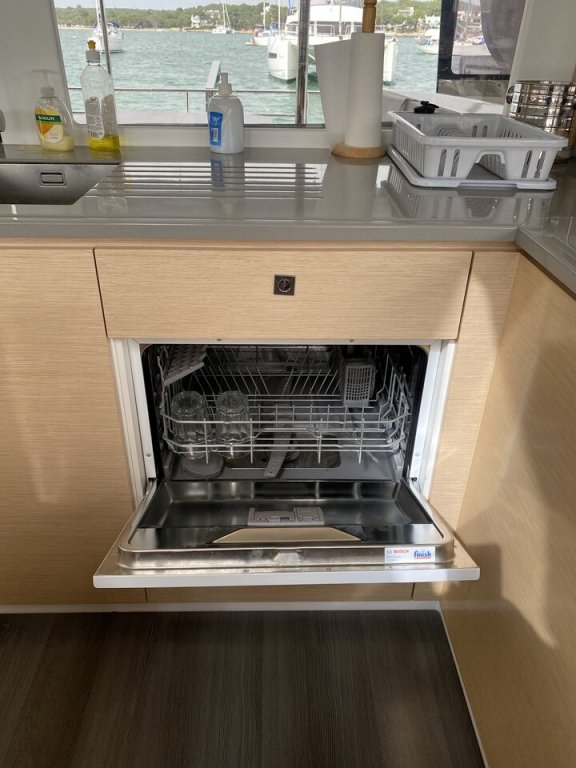 Image of Sunshine Reggae yacht #16