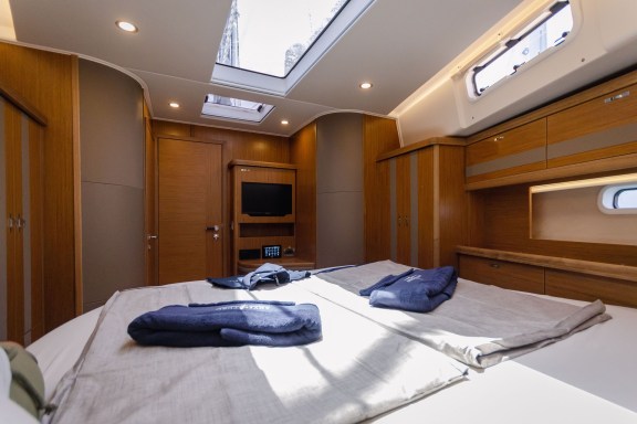 Image of Adventuro yacht #28