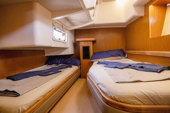 Image of Adventuro yacht #32