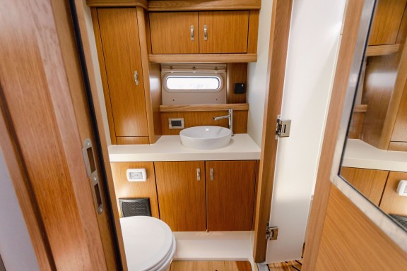 Image of Adventuro yacht #33