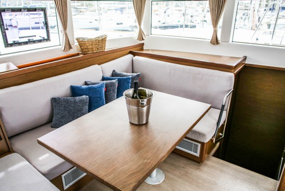 Image of Bahia Real yacht #12