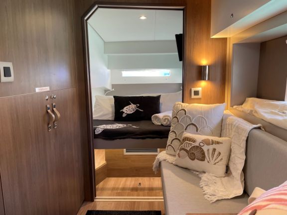 Image of QUEEN LIZZY yacht #8