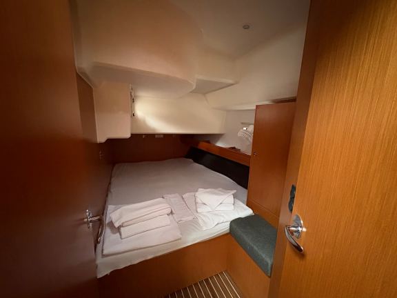 Image of Sail Betelgeuse yacht #17