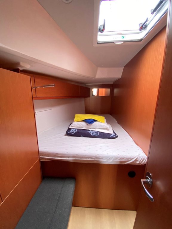 Image of Tess Point yacht #11