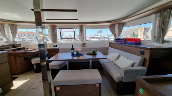 Image of Magic Point yacht #12