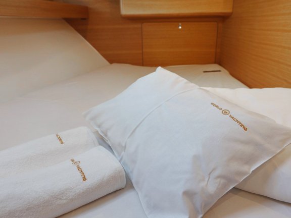 Image of Luna yacht #31